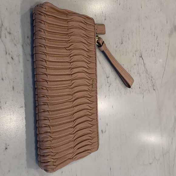 Coach Madison gathered leather zip wristlet clutch in color cappuccino. - Picture 7 of 8